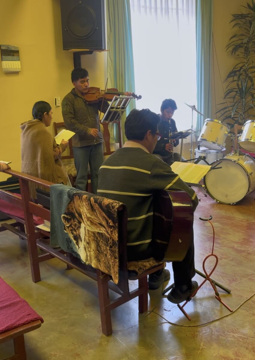 Visita a otra iglesia de la zona, imagen 1
